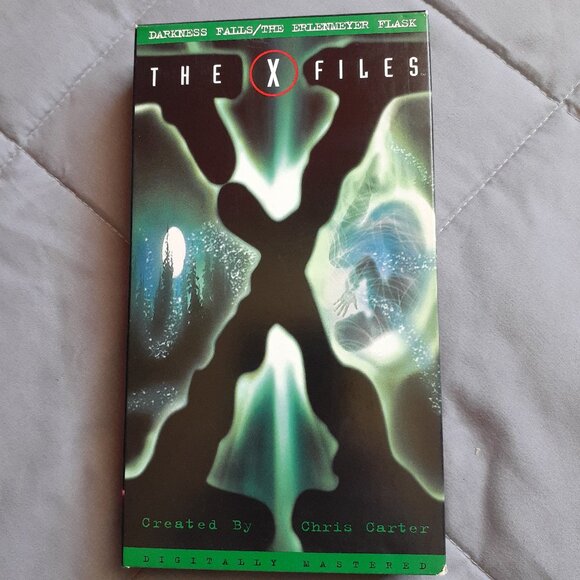 The X-Files - Darkness Falls/The Erlenmeyer Flask (VHS, 1996) - Picture 1 of 7
